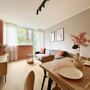 Apartament Legnicka ~ Self Check-in 24h ~ Lift, Wrocław
