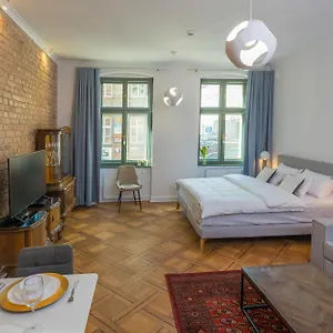 Provenir Strzelecka 25 , Poznaň Polsko